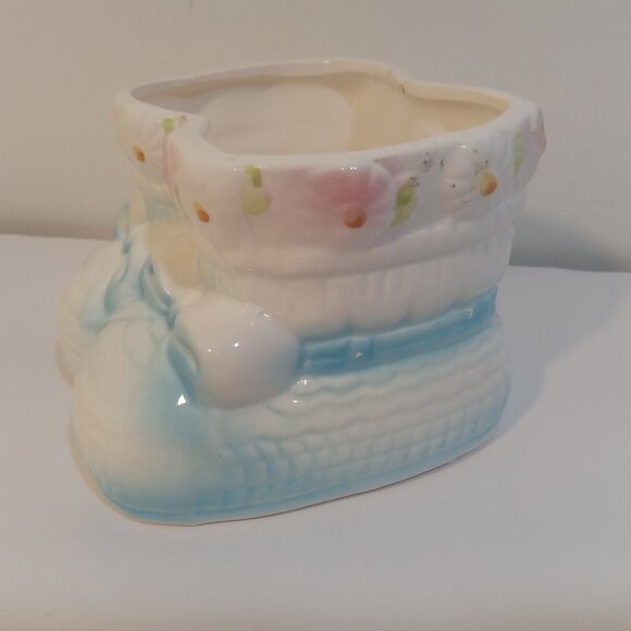 G W Ceramic Planter Baby Boots Booties White Blue Pink Baby Shower T7974 - Picture 4 of 10